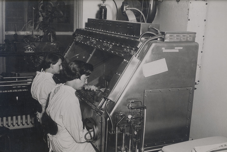 Robert McCune&#039;s tuberculosis research laboratory at NewYork-Presbyterian/Weill Cornell